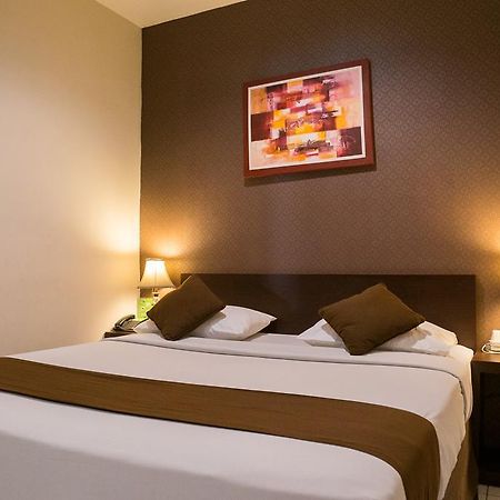 קוטה לומבוק The Harmony Legian Hotel מראה חיצוני תמונה