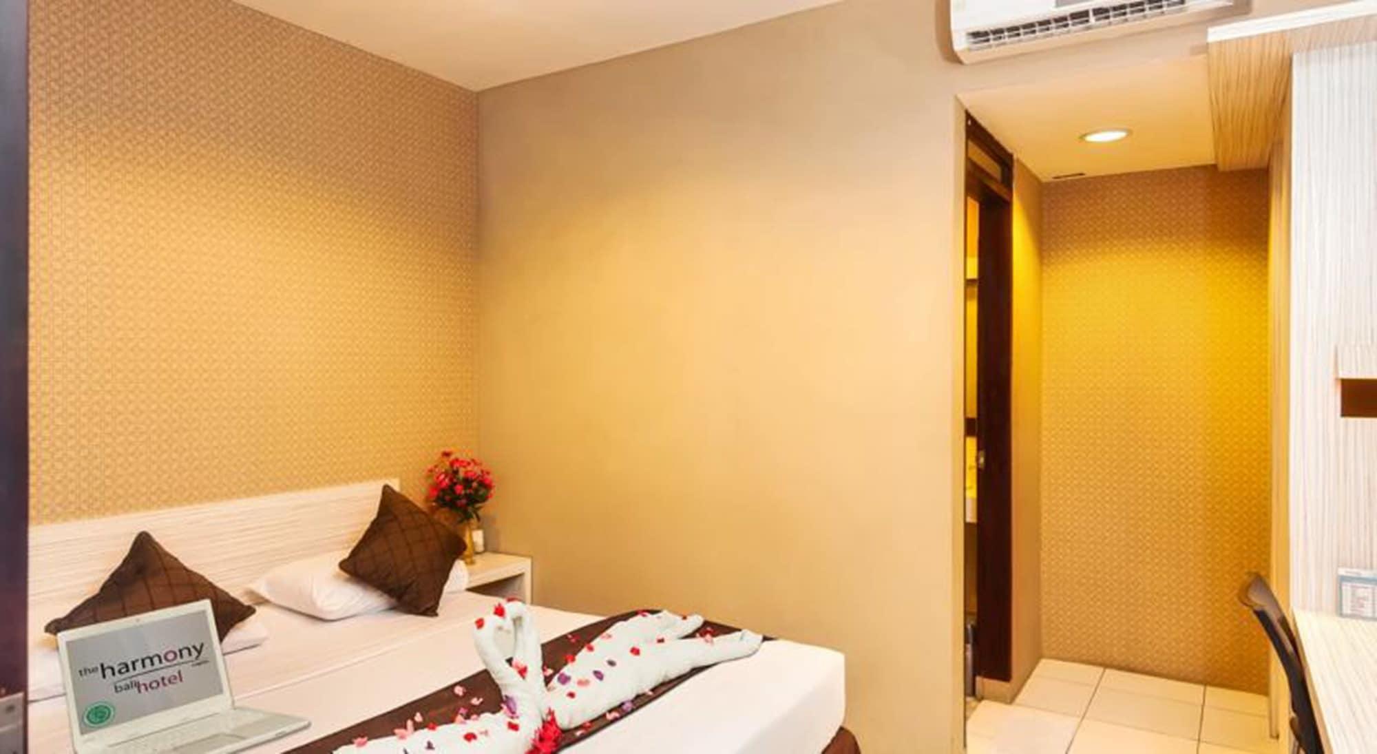 קוטה לומבוק The Harmony Legian Hotel מראה חיצוני תמונה