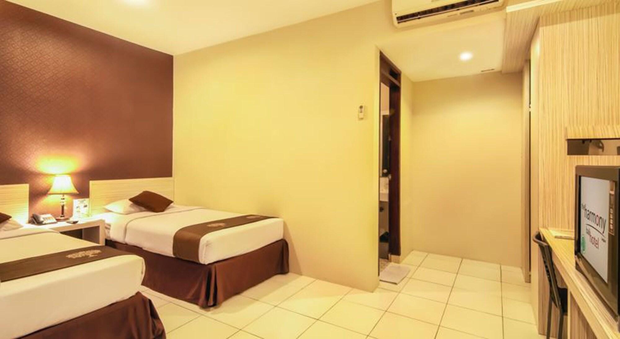 קוטה לומבוק The Harmony Legian Hotel מראה חיצוני תמונה
