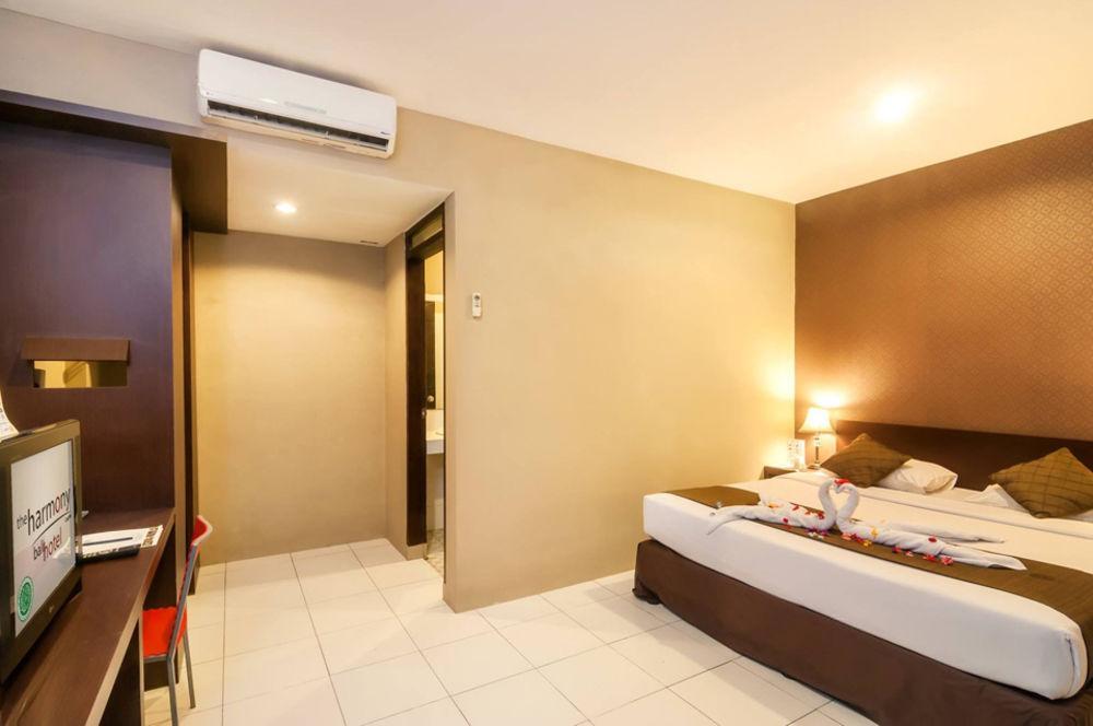 קוטה לומבוק The Harmony Legian Hotel מראה חיצוני תמונה