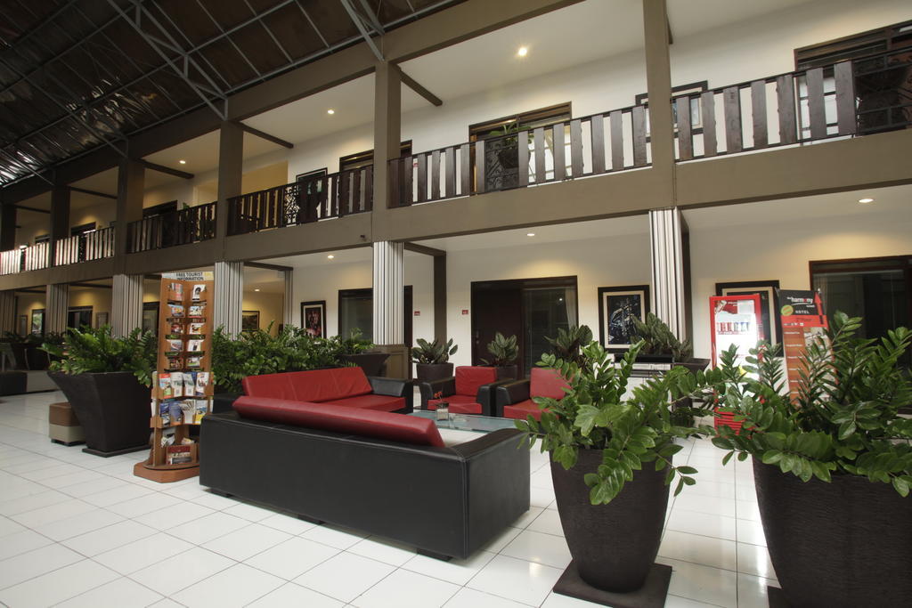 קוטה לומבוק The Harmony Legian Hotel מראה חיצוני תמונה